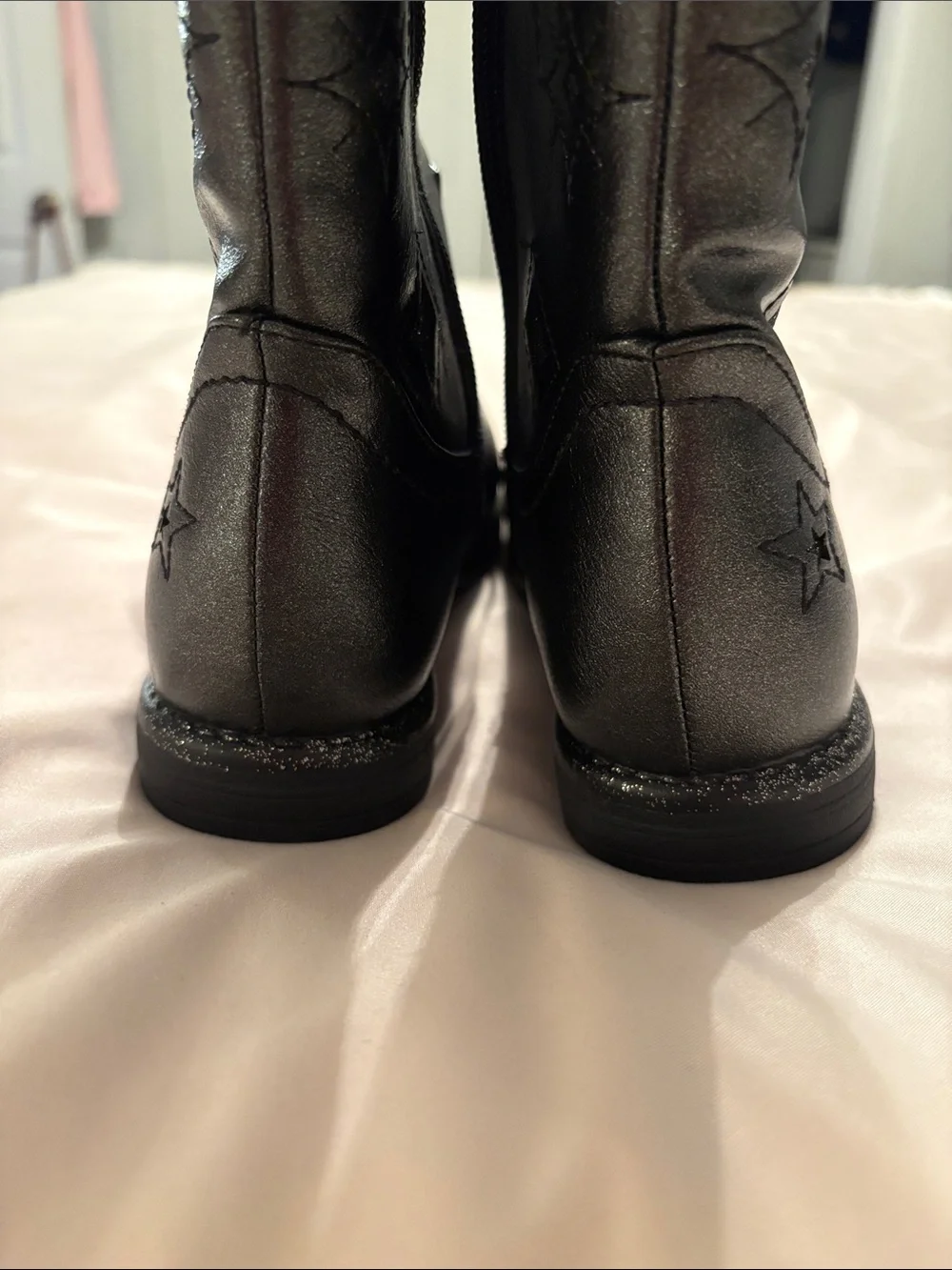 NWT Olivia Miller Big Girls Block Heel Black Western Glitter Stars Boots Size 3
